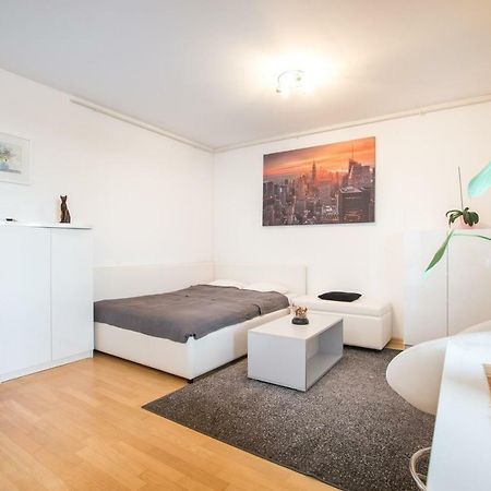 Cozy & Modern Studio With Balcony ザグレブ エクステリア 写真