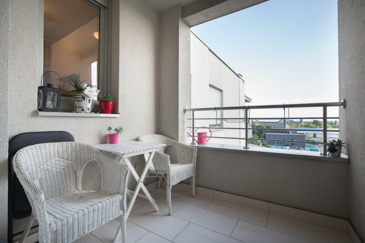 Cozy & Modern Studio With Balcony ザグレブ エクステリア 写真
